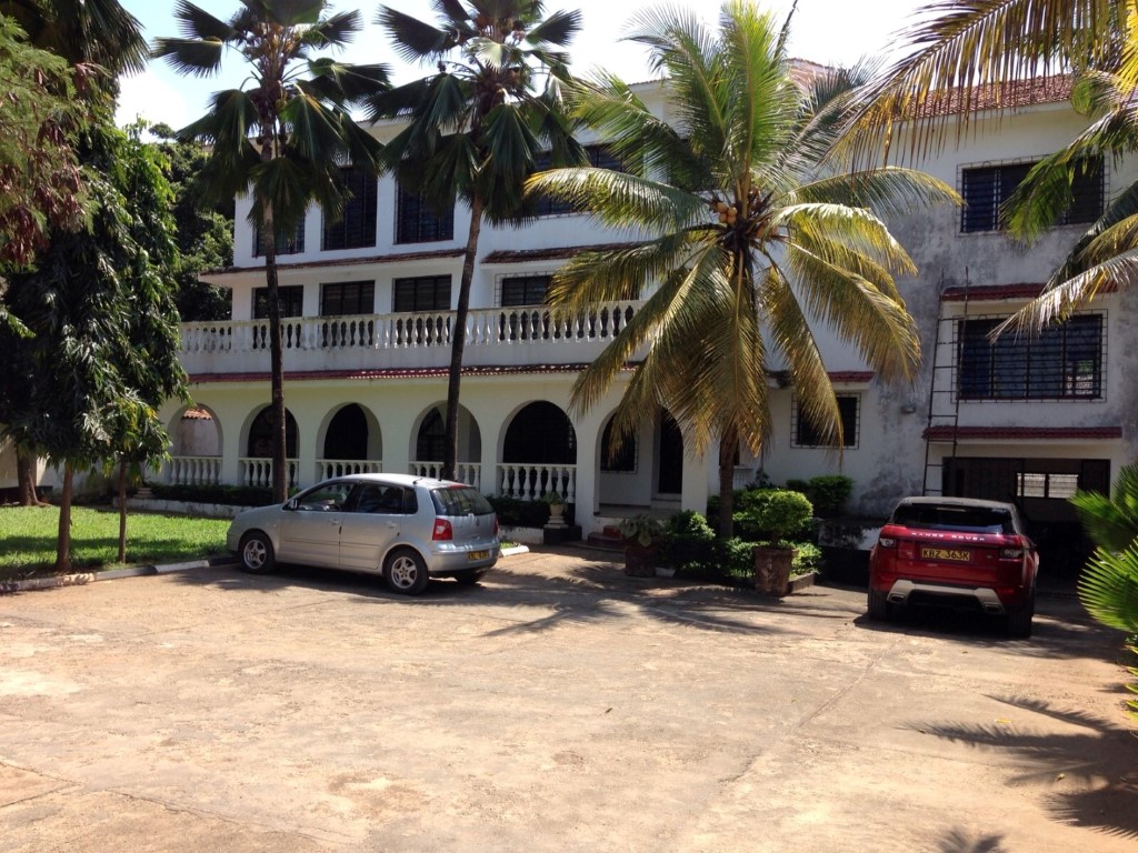7br grand house for sale in Nyali off Beach Road