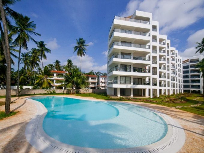 3br furnished beach penthouse apartment for rent in Bamburi-Mombasa