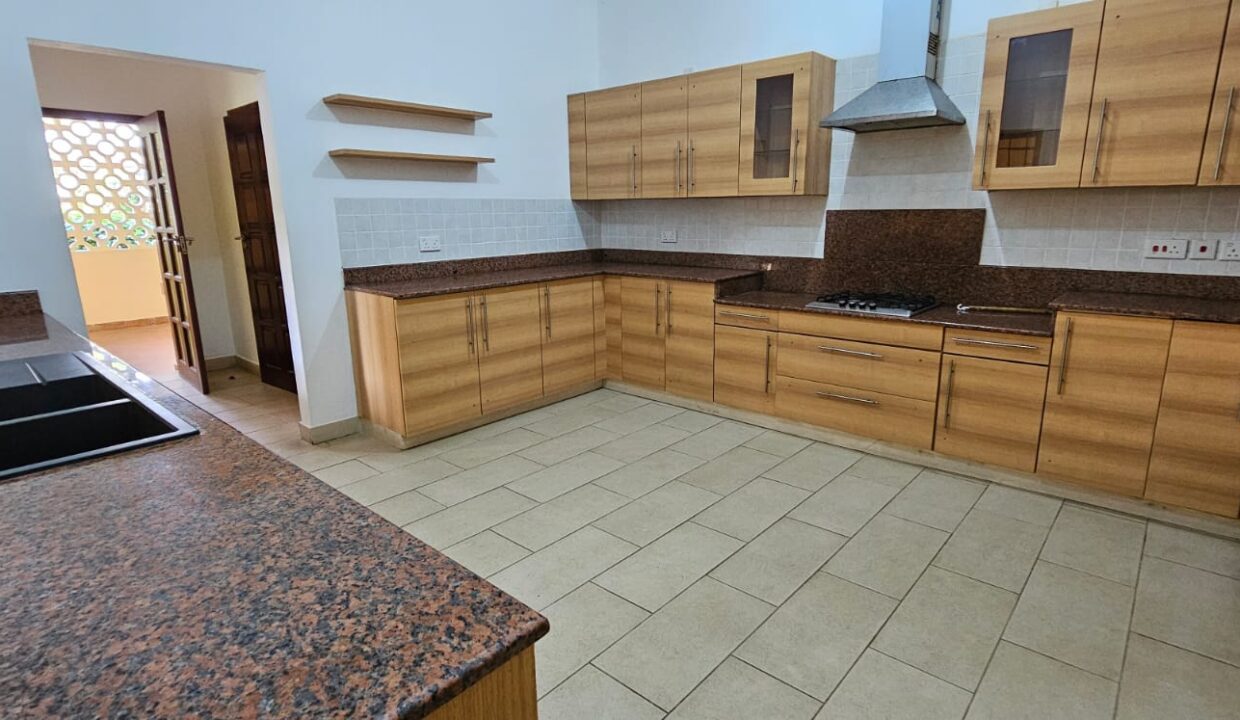 WhatsApp Image 2025-12-02 at 10.32.18 (1)