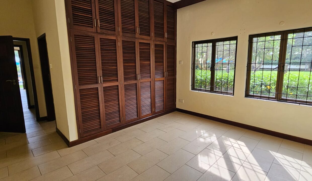 WhatsApp Image 2025-12-02 at 10.32.18