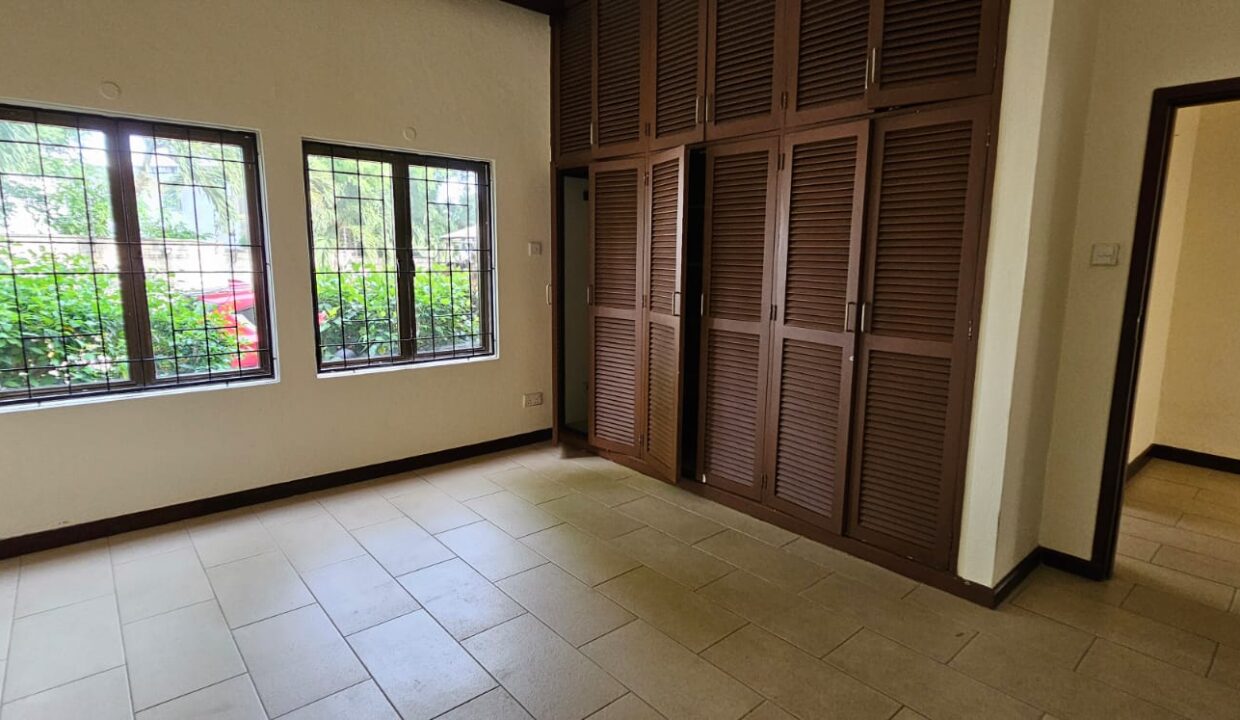 WhatsApp Image 2025-12-02 at 10.32.18 (2)