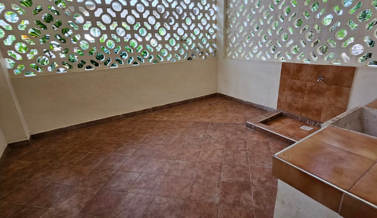 WhatsApp Image 2025-12-02 at 10.32.19 (1)