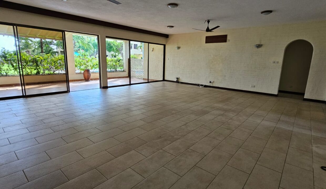 WhatsApp Image 2025-12-02 at 10.32.20