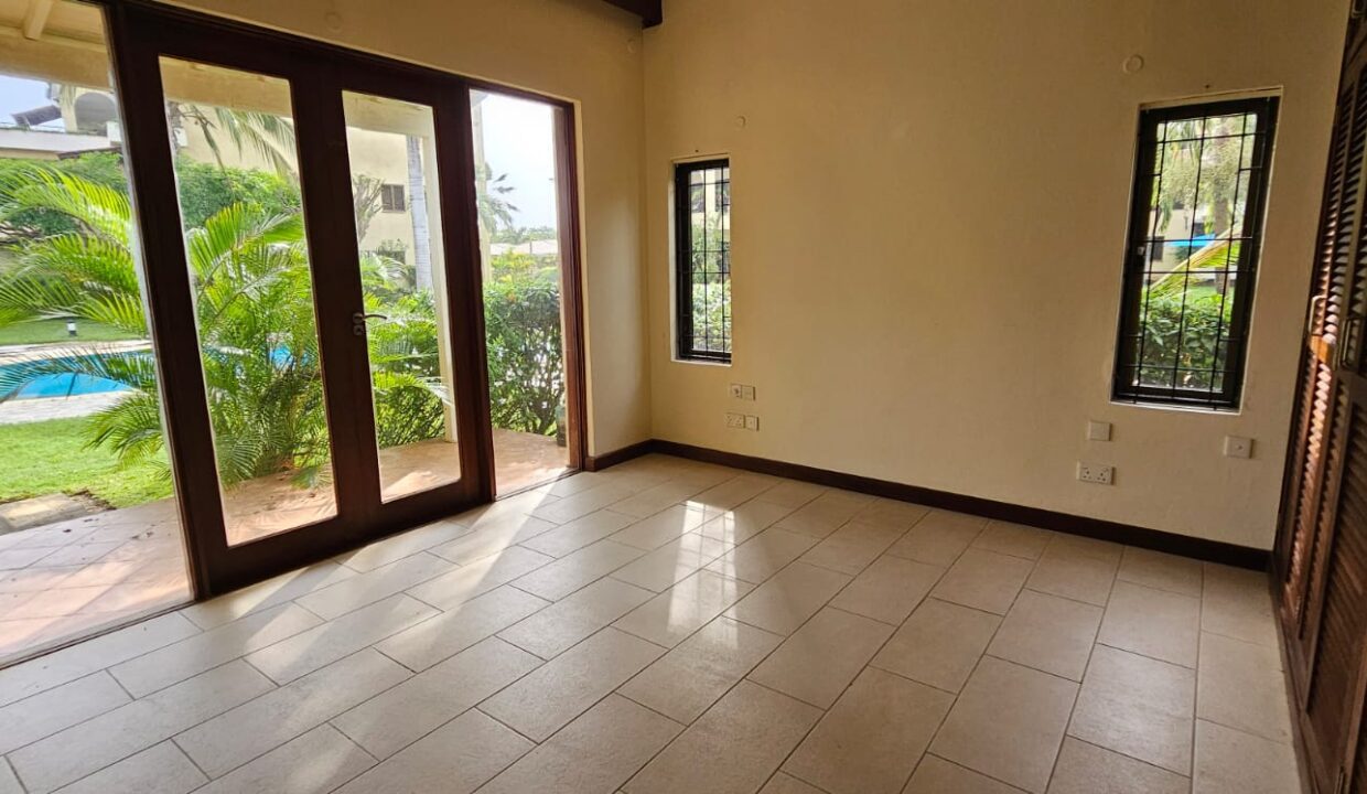 WhatsApp Image 2025-12-02 at 10.32.20 (2)