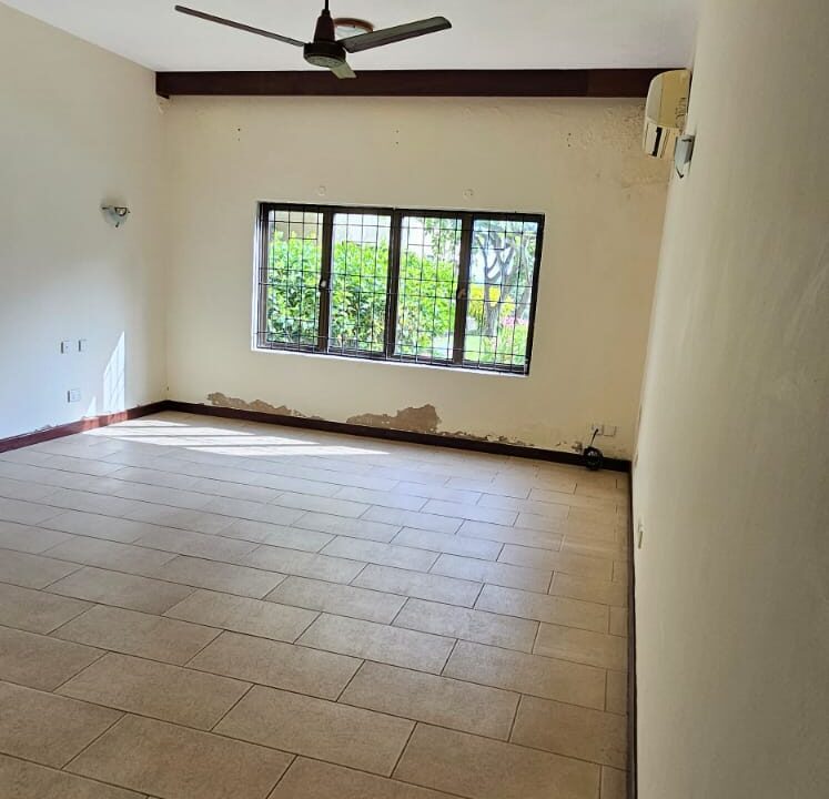 WhatsApp Image 2025-12-02 at 10.32.22 (1)