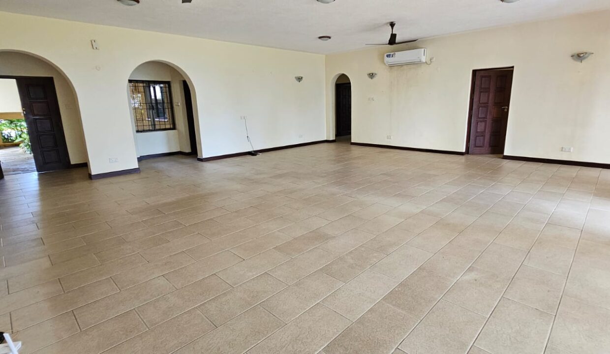 WhatsApp Image 2025-12-02 at 10.32.23