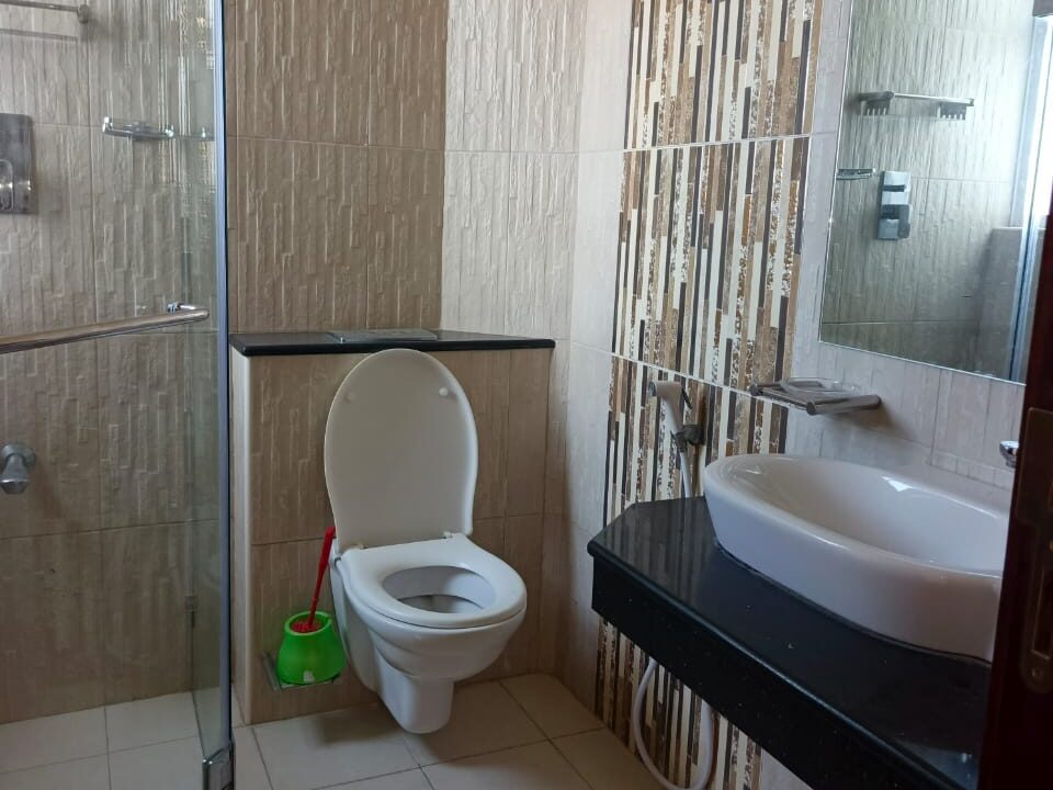 WhatsApp Image 2025-10-13 at 13.22.57 (1)