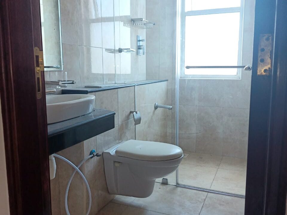 WhatsApp Image 2025-10-13 at 13.23.01 (1)