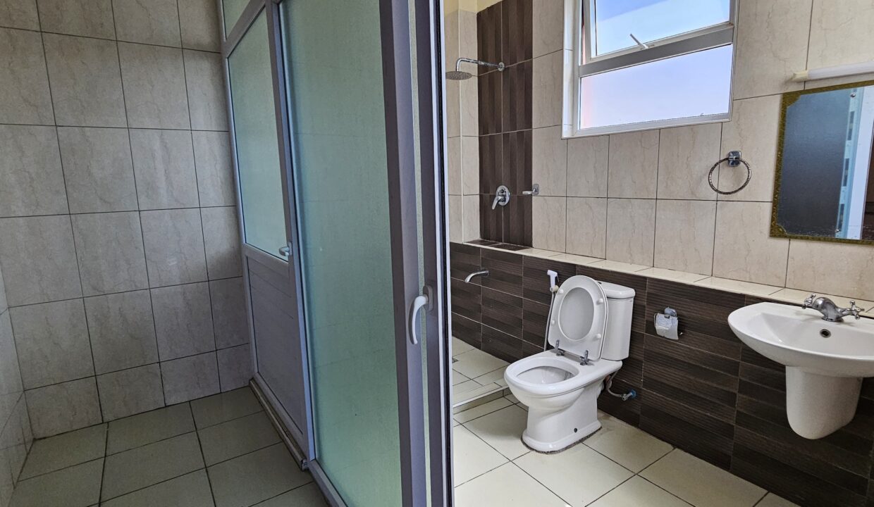 WhatsApp Image 2025-10-21 at 12.56.17 (1)