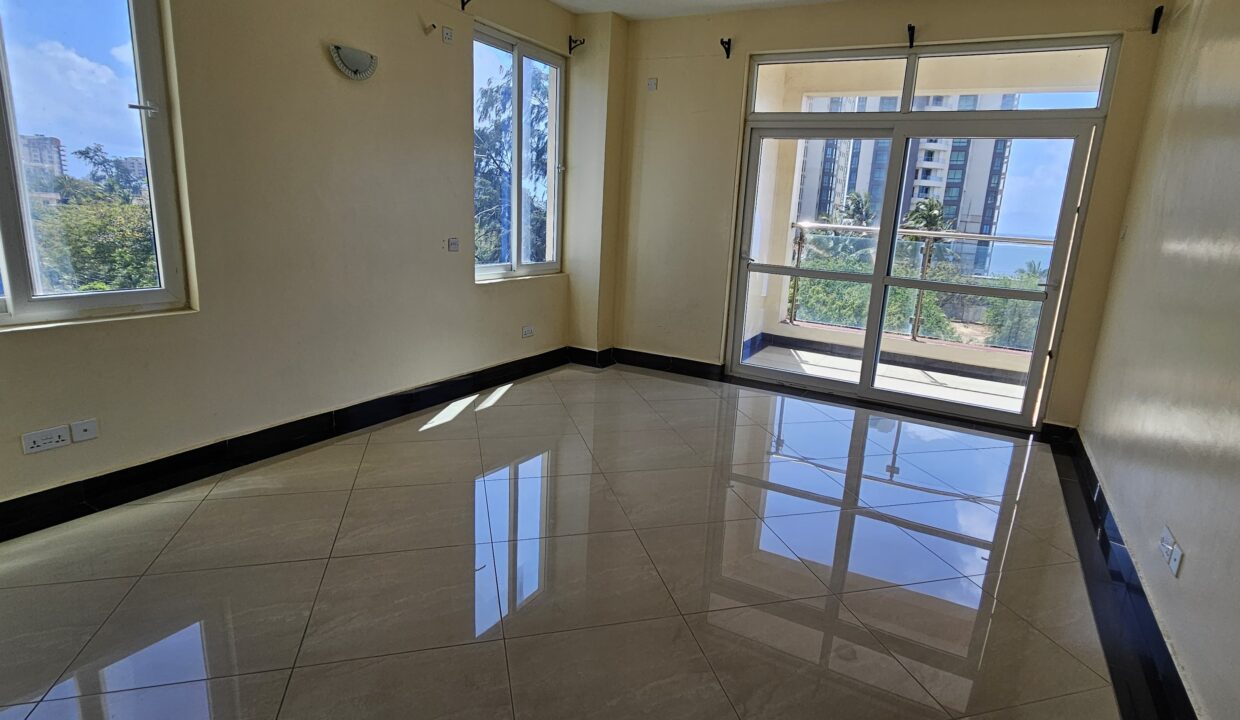 WhatsApp Image 2025-10-21 at 12.56.18 (1)