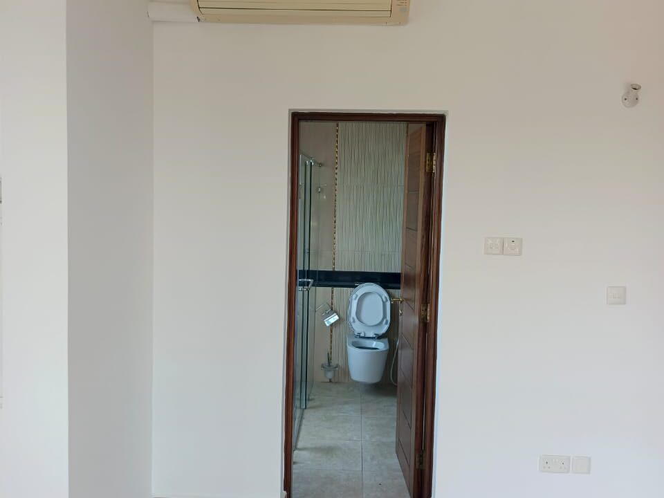 WhatsApp Image 2025-06-30 at 00.49.45 (1)