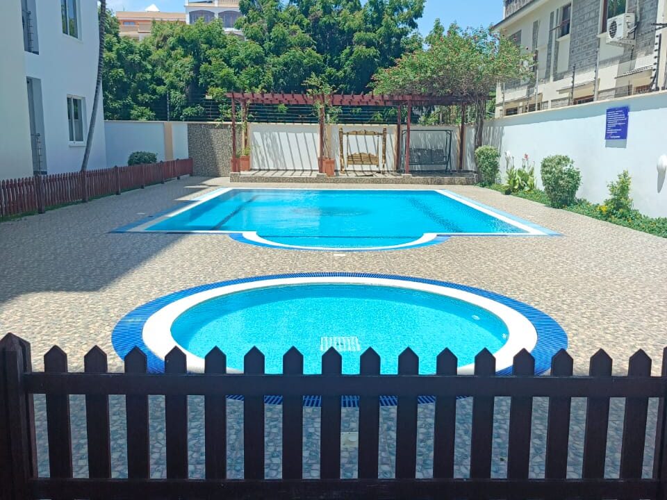 WhatsApp Image 2025-06-30 at 00.49.47 (1)