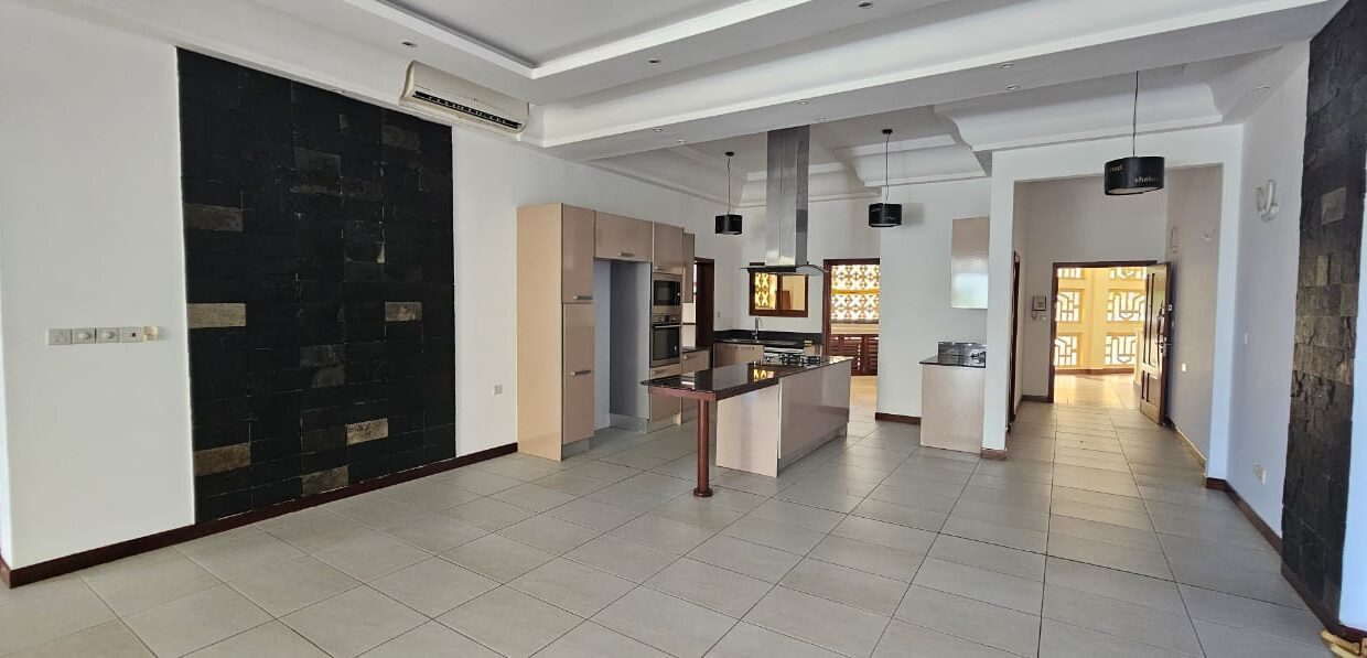 WhatsApp Image 2025-11-07 at 13.10.57 (1)