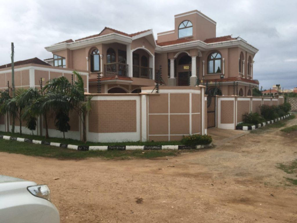 5br unfurnished House for rent in Nyali