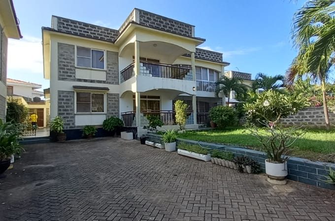 4br Furnished house with SQ for rent in Old Nyali