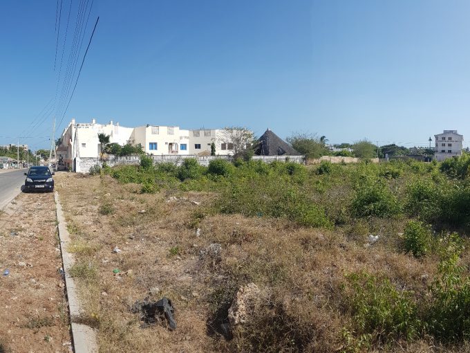 1/2 acre for sale in Shanzu Beach fronting tarmac Serena Rd
