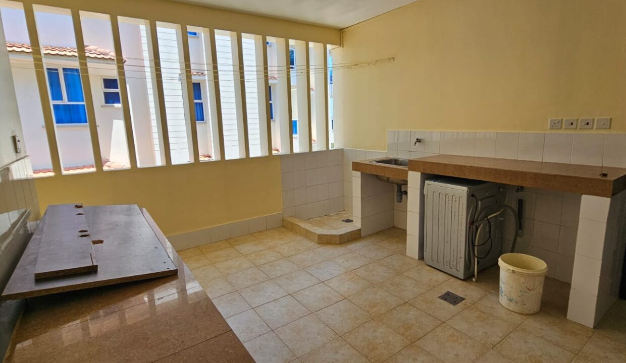 WhatsApp Image 2025-10-22 at 18.21.39 (2)