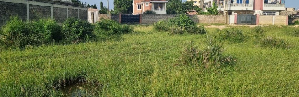 40 by 90 acre plot for sale in utange-Bamburi