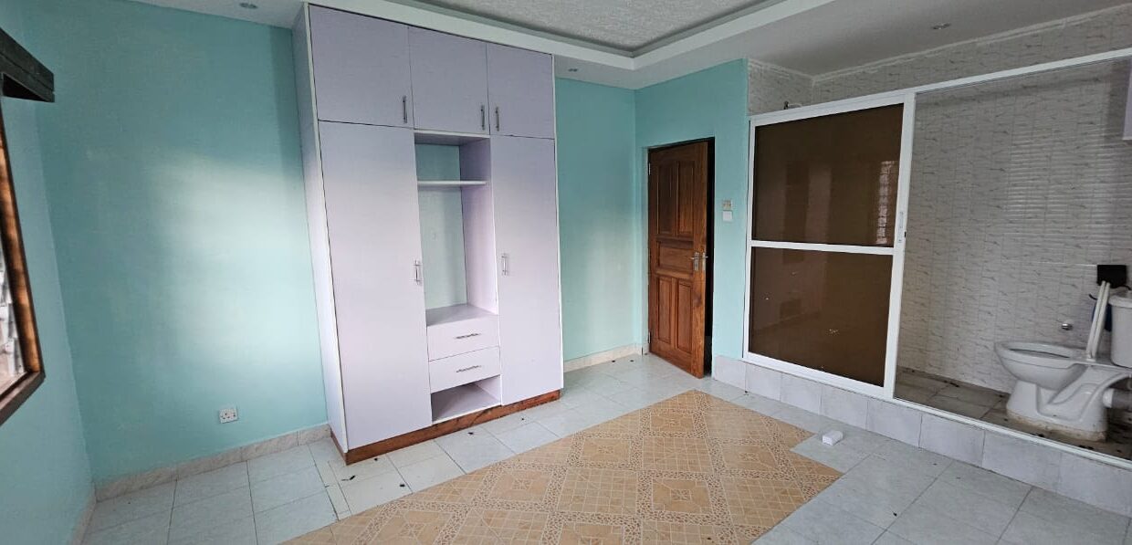 WhatsApp Image 2025-11-10 at 21.25.36 (1)