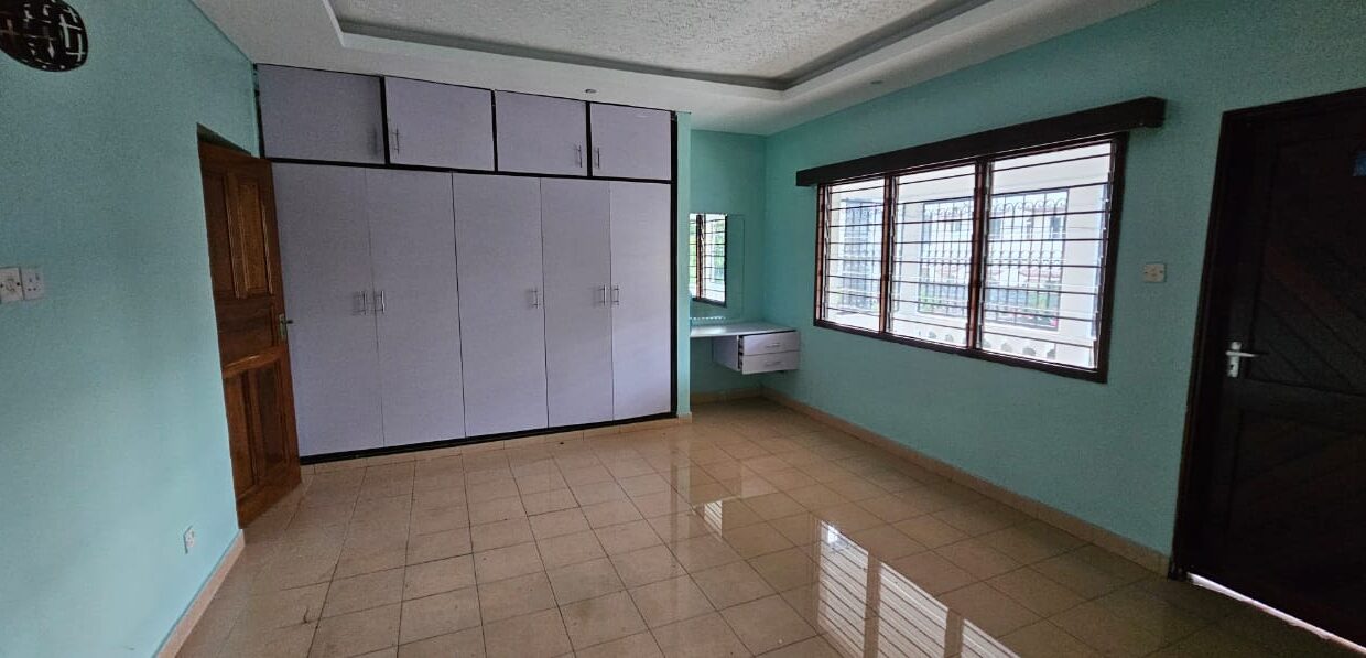 WhatsApp Image 2025-11-10 at 21.25.37