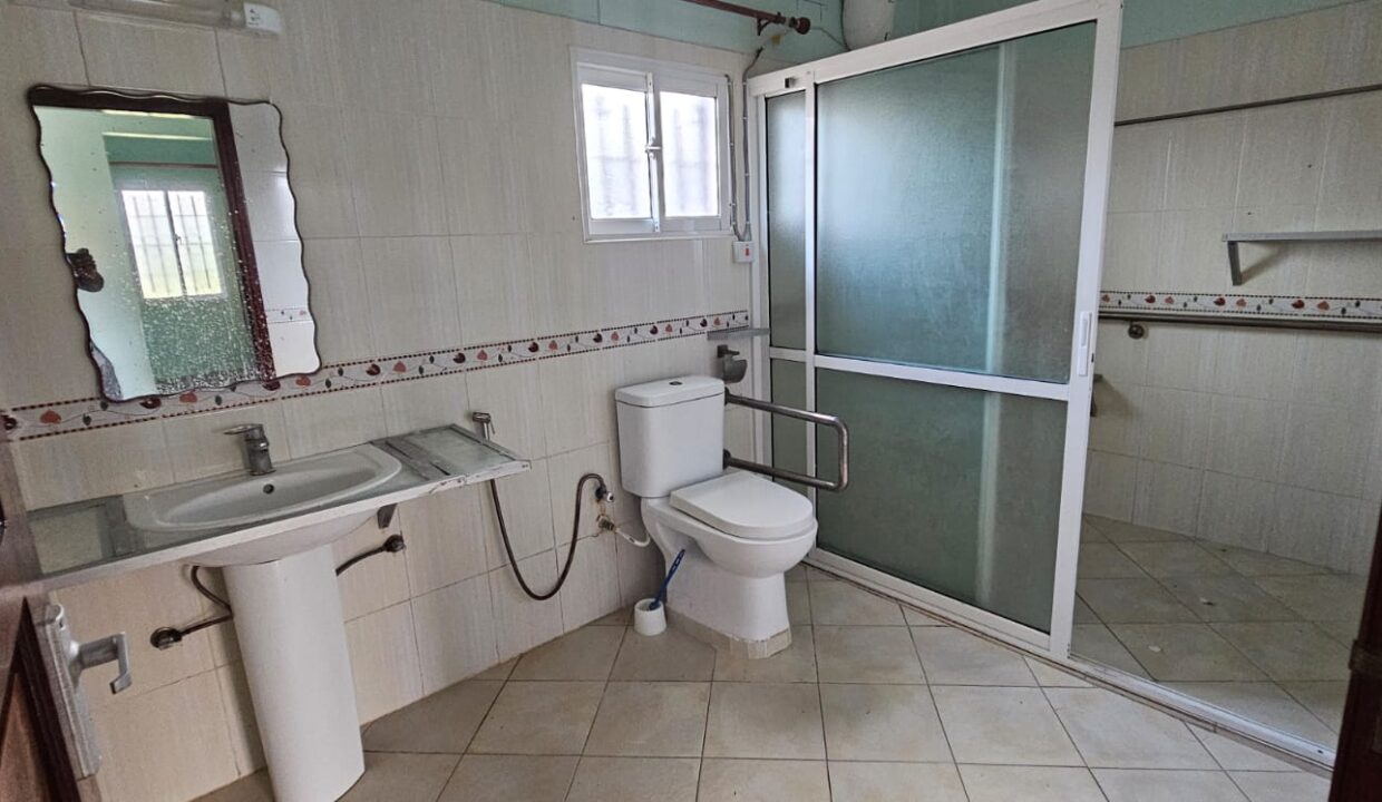 WhatsApp Image 2025-11-10 at 21.25.40 (1)