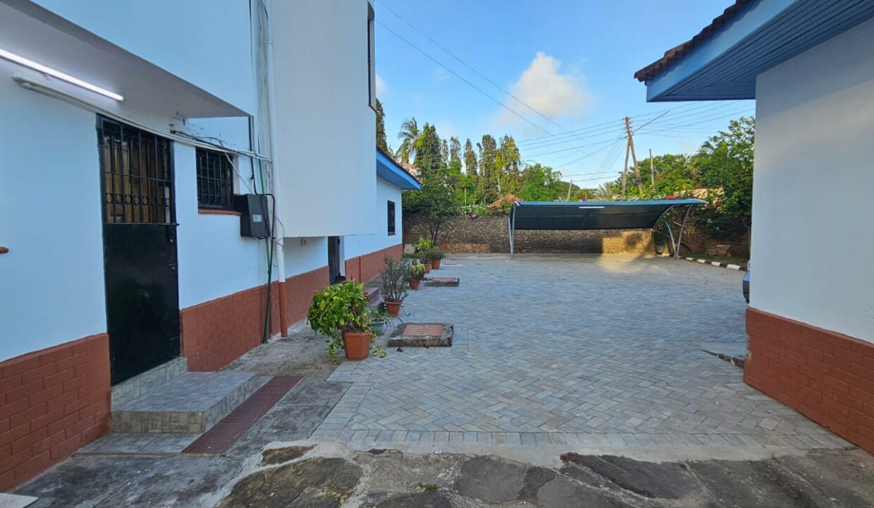 WhatsApp Image 2025-11-10 at 21.25.45