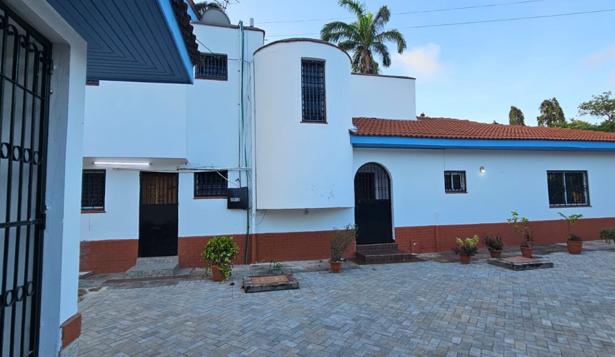 WhatsApp Image 2025-11-10 at 21.25.48