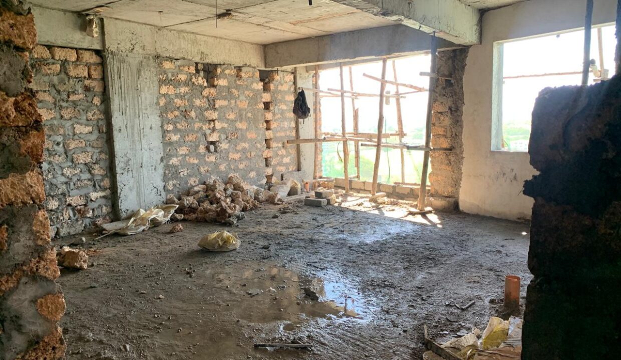 WhatsApp Image 2025-05-23 at 09.54.26