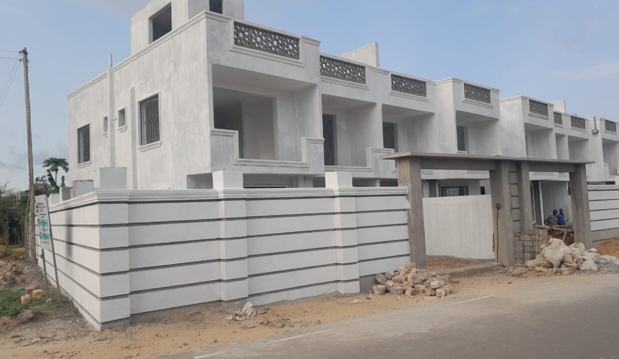 WhatsApp Image 2025-09-15 at 15.25.42 (3)