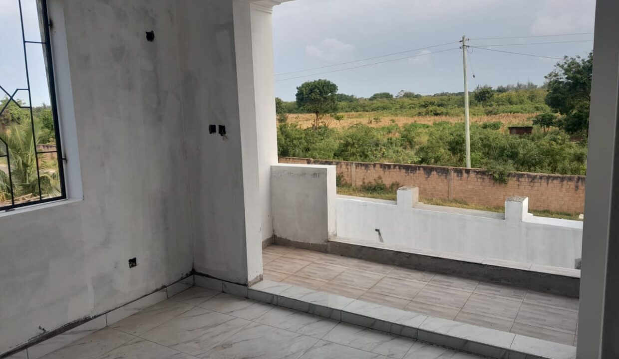 WhatsApp Image 2025-09-15 at 15.25.43 (1)