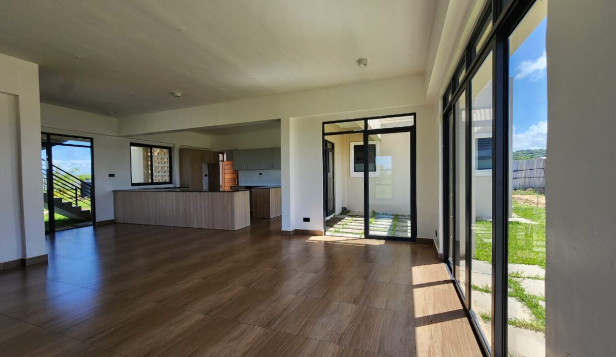 WhatsApp Image 2025-09-19 at 12.12.04 PM (3)