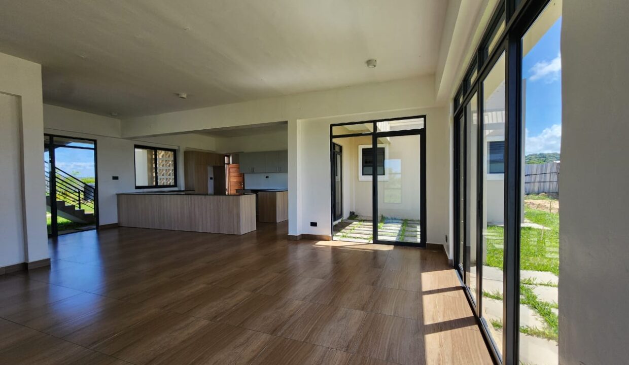 WhatsApp Image 2025-09-19 at 12.12.04 PM (4)