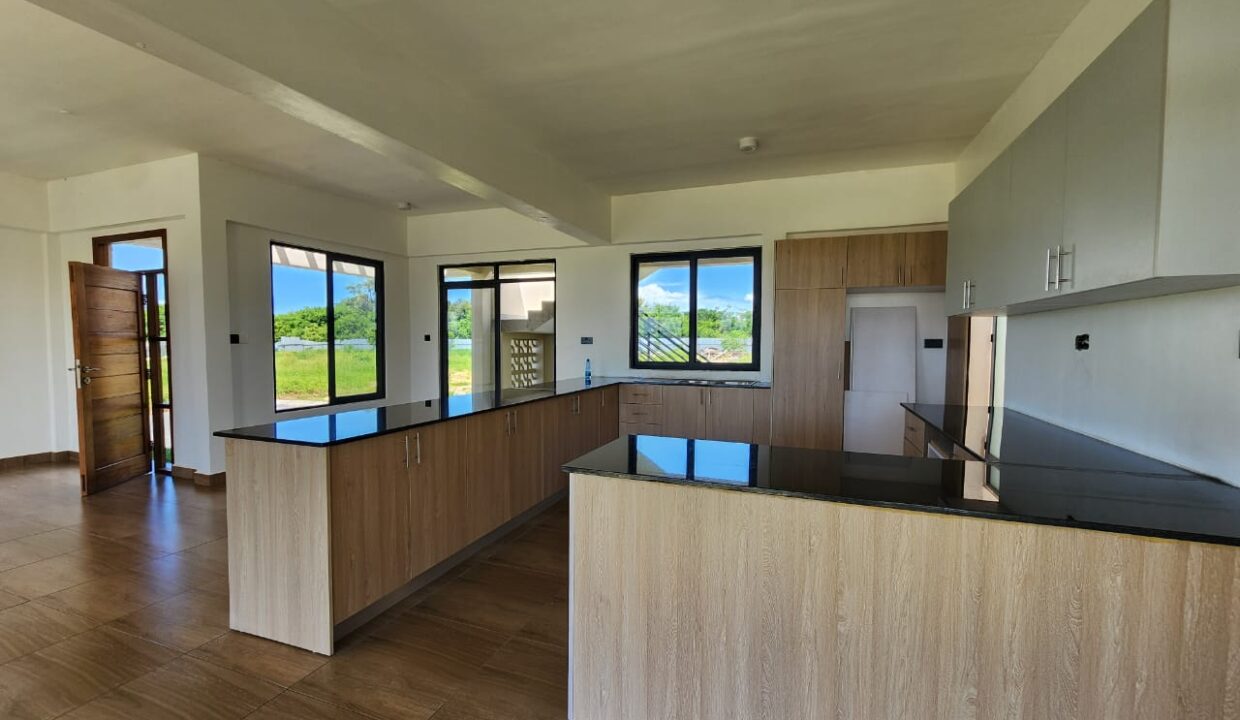 WhatsApp Image 2025-09-19 at 12.12.04 PM (6)