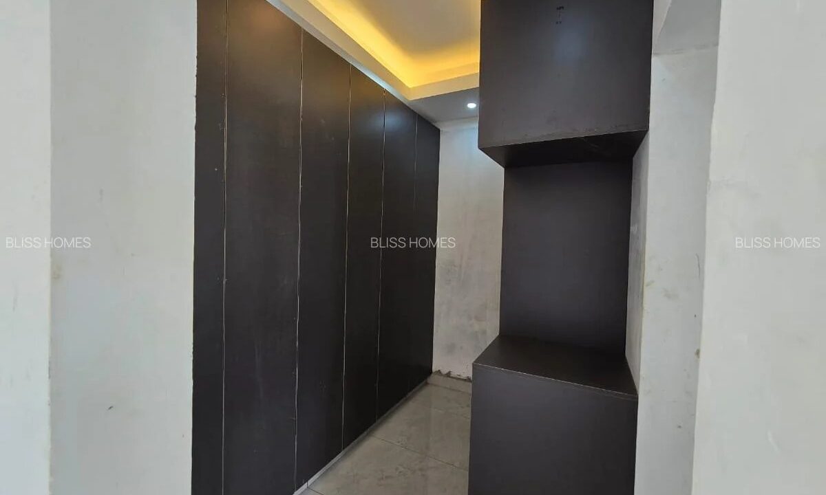 WhatsApp Image 2025-10-16 at 14.14.22 (2)