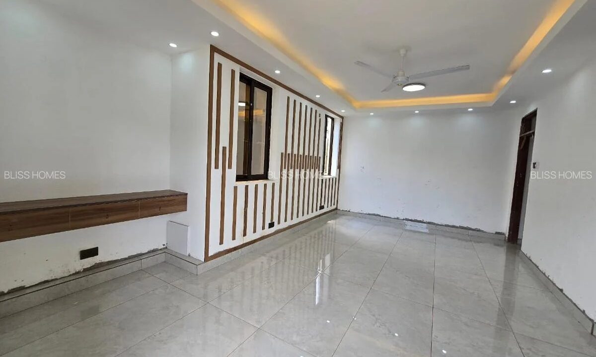 WhatsApp Image 2025-10-16 at 14.14.22 (3)