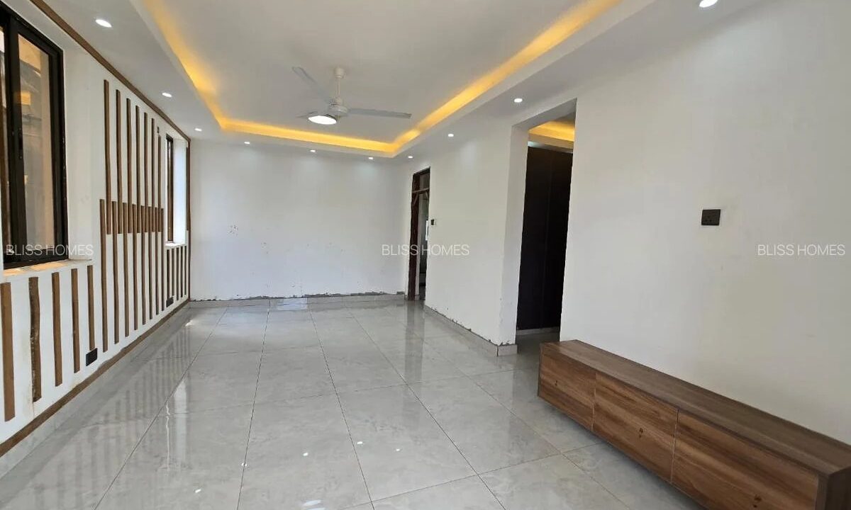 WhatsApp Image 2025-10-16 at 14.14.22 (4)