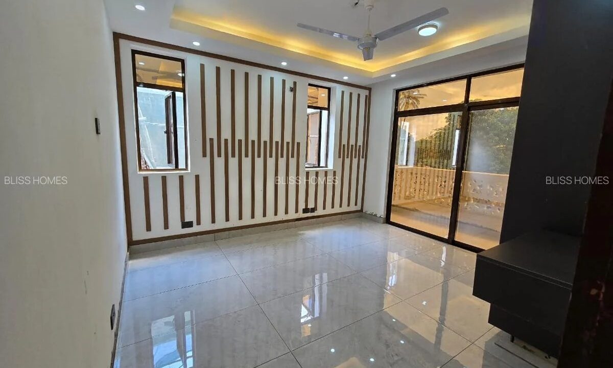 WhatsApp Image 2025-10-16 at 14.14.23