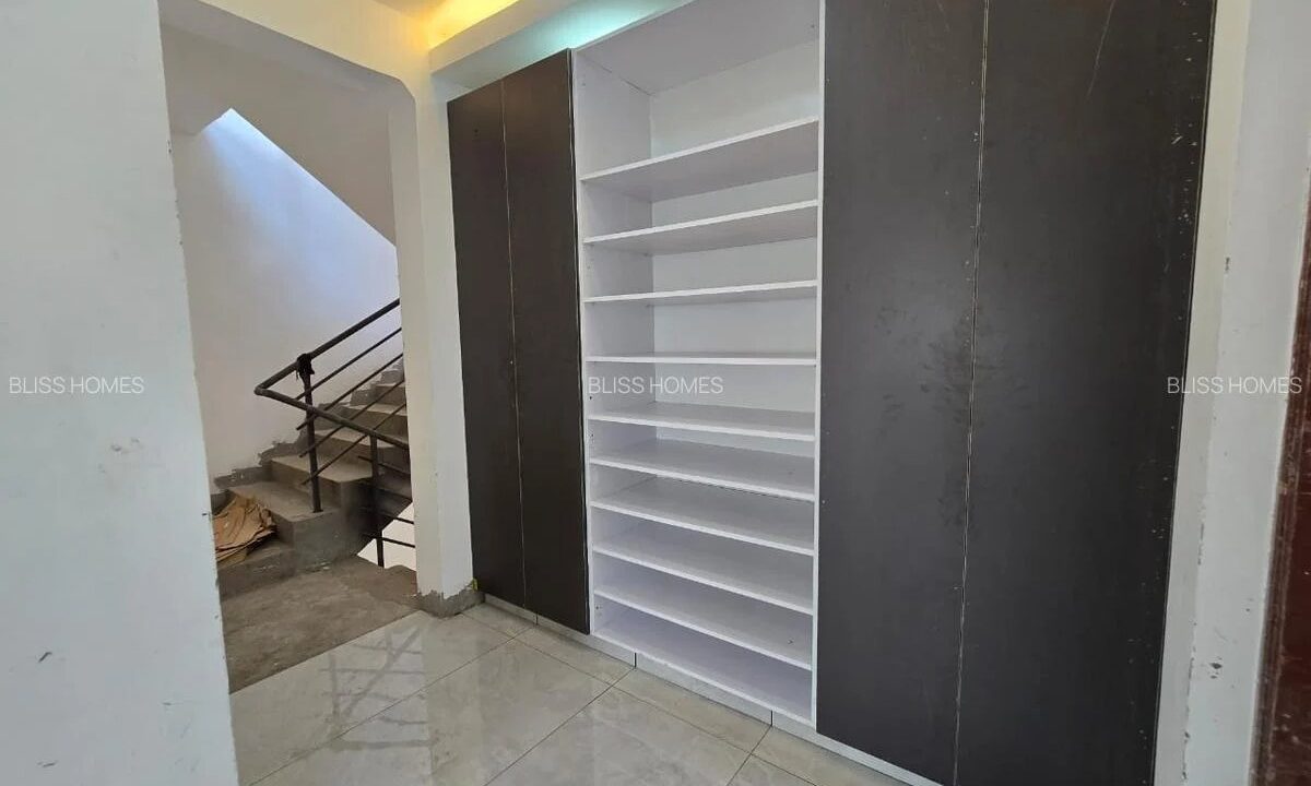 WhatsApp Image 2025-10-16 at 14.14.23 (3)