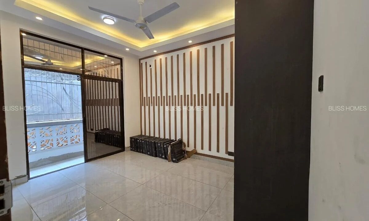 WhatsApp Image 2025-10-16 at 14.14.23 (4)