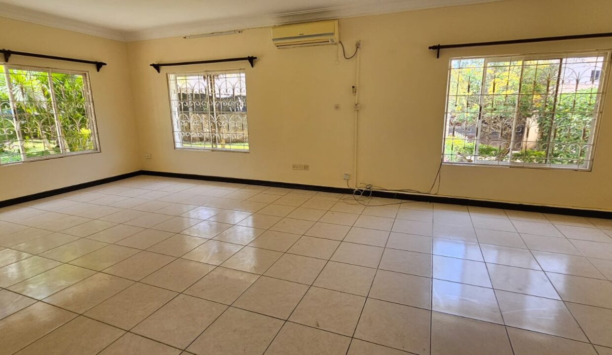 WhatsApp Image 2025-12-03 at 21.27.05