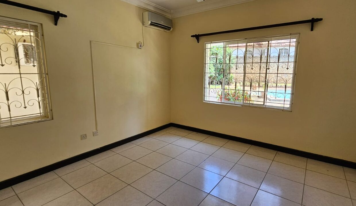 WhatsApp Image 2025-12-03 at 21.27.09