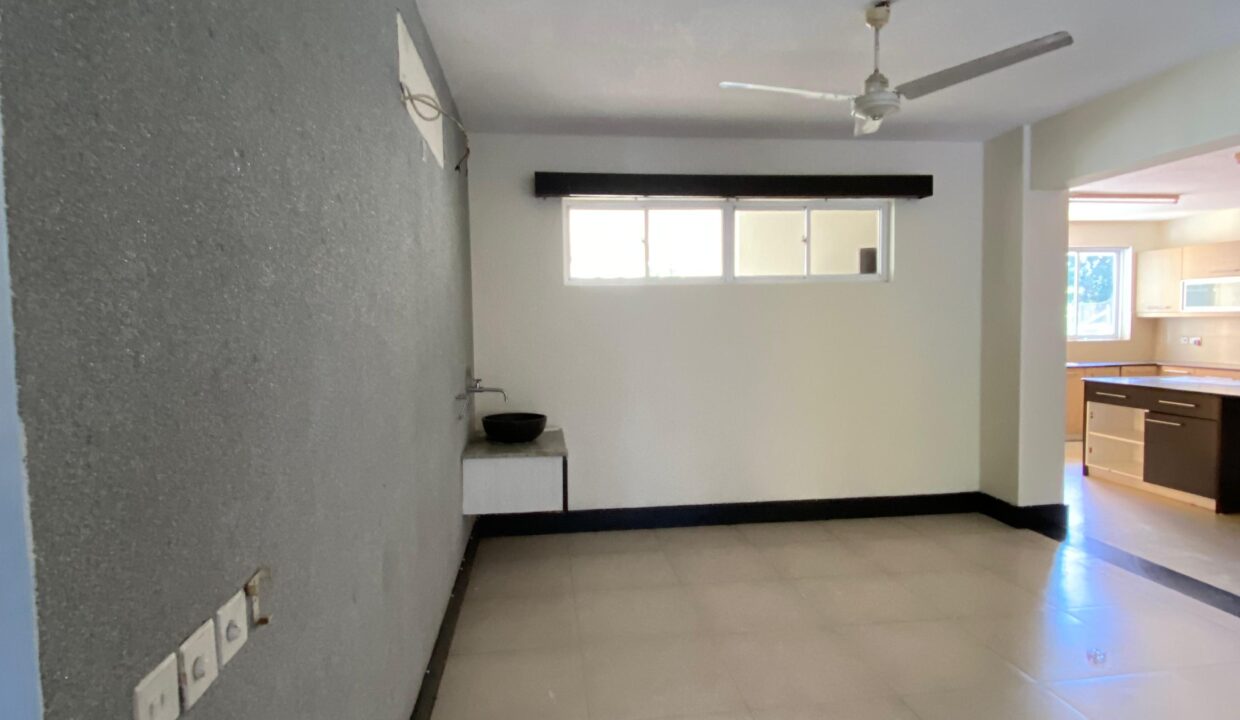 WhatsApp Image 2026-03-10 at 09.49.31